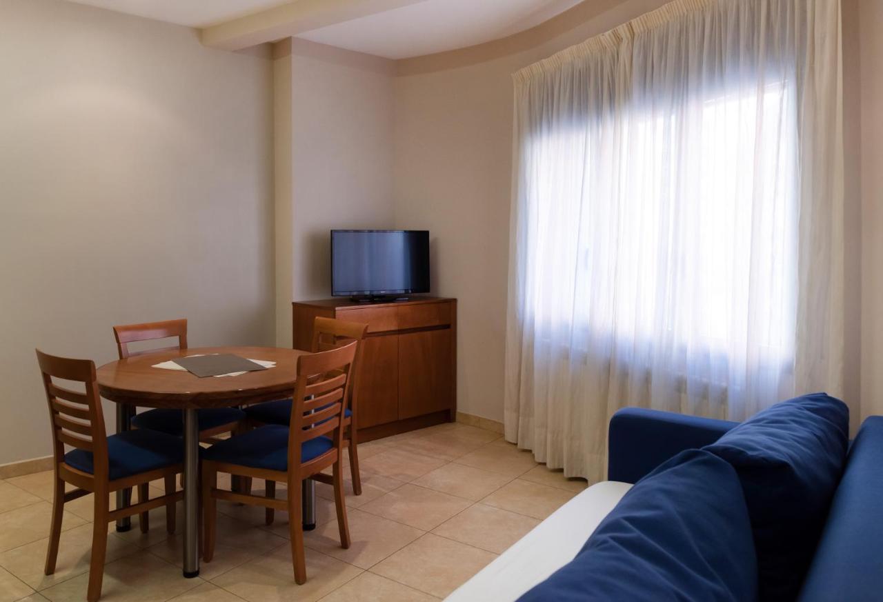 Aparthotel Iceberg 생쥴리아데로리아 외부 사진